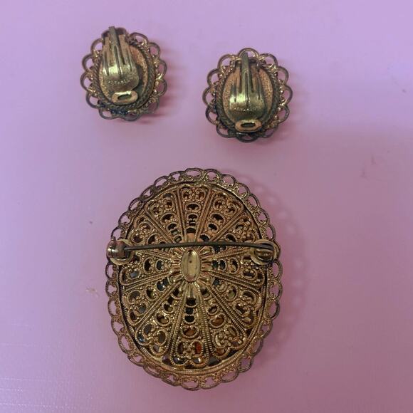 Western Germany Sugar Glass Brooch and Clip On Earrings Set - Picture 3 of 4